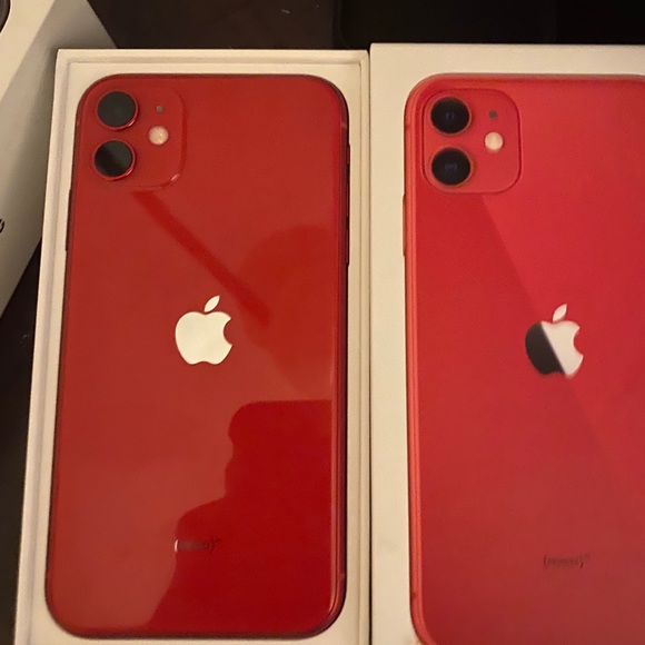 iPhone 11 - Picture 2 of 2